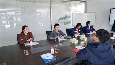 Tribunalul Județean Suizhong vizitează tehnologia Hongrui pentru îndrumare